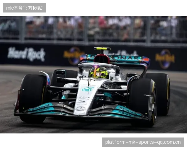 F1维修组用2秒换胎创纪录，评论直呼疯了